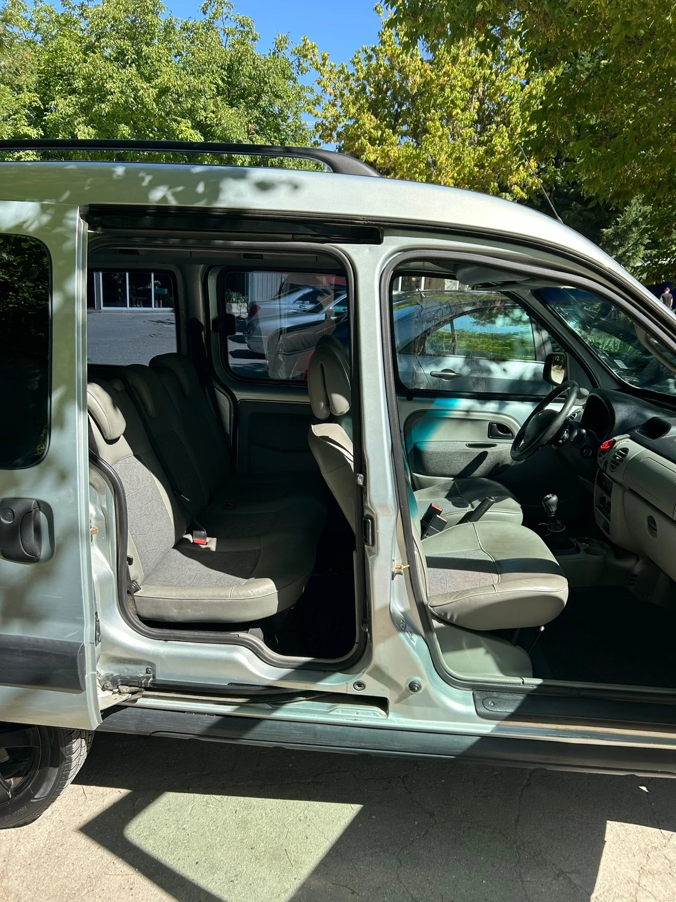 Renault Kangoo 4х4 1.6 ГАЗ, снимка 11 - Автомобили и джипове - 54603398