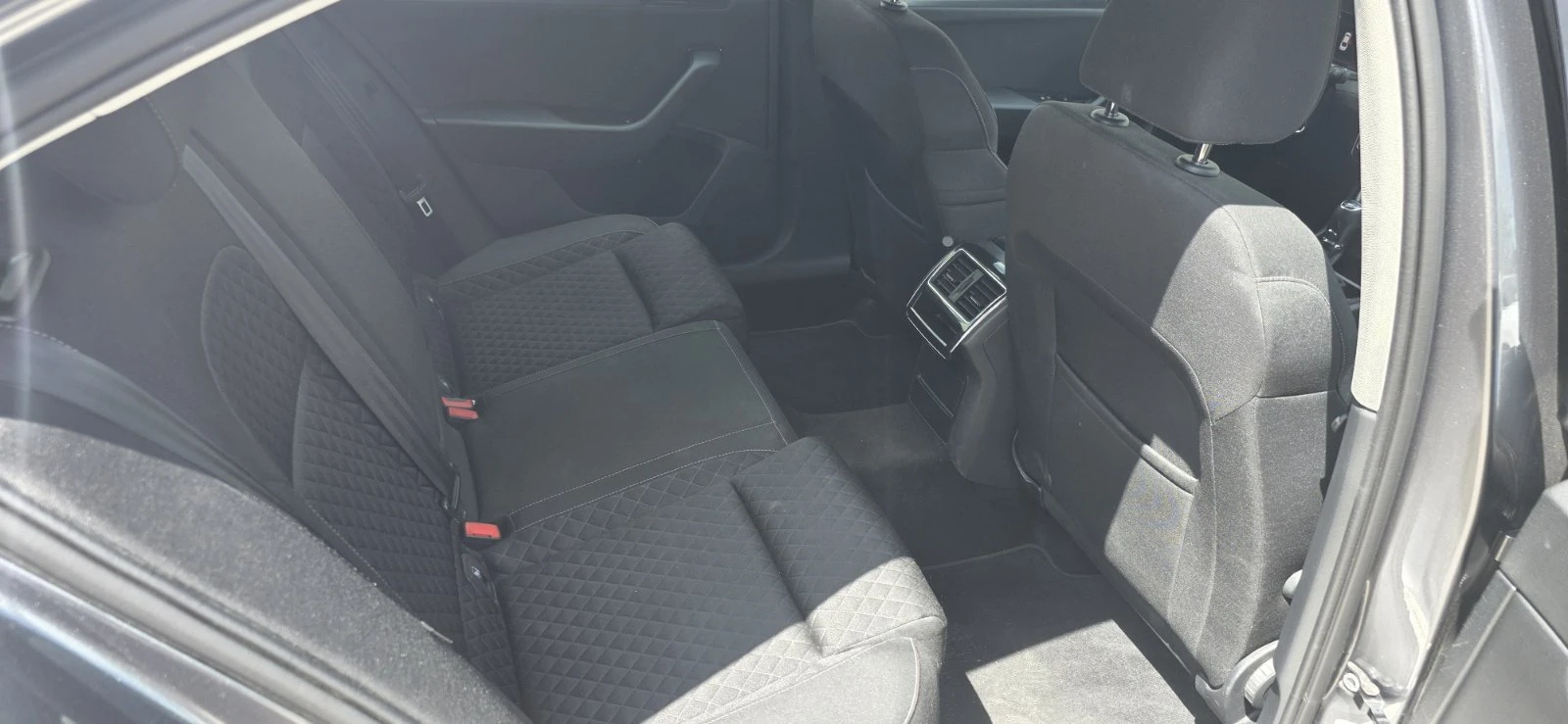 Skoda Superb Ambition P-HEV DSG 1.4TSI 160 kW, 218 к.с., снимка 7 - Автомобили и джипове - 55199564
