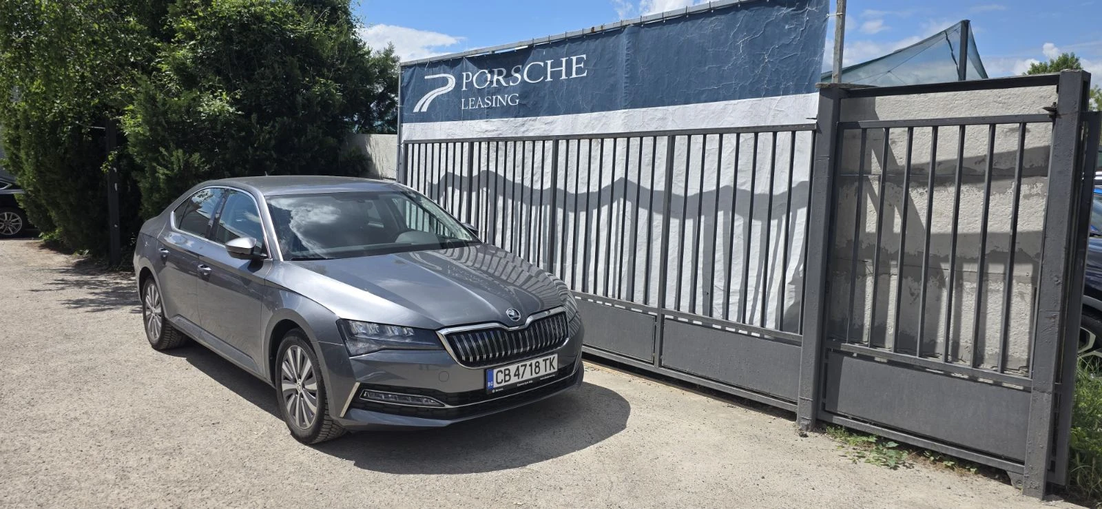 Skoda Superb Ambition P-HEV DSG 1.4TSI 160 kW, 218 к.с., снимка 10 - Автомобили и джипове - 55199564