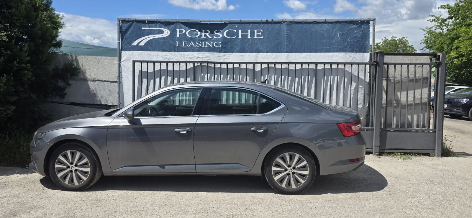 Skoda Superb Ambition P-HEV DSG 1.4TSI 160 kW, 218 к.с., снимка 4 - Автомобили и джипове - 55199564