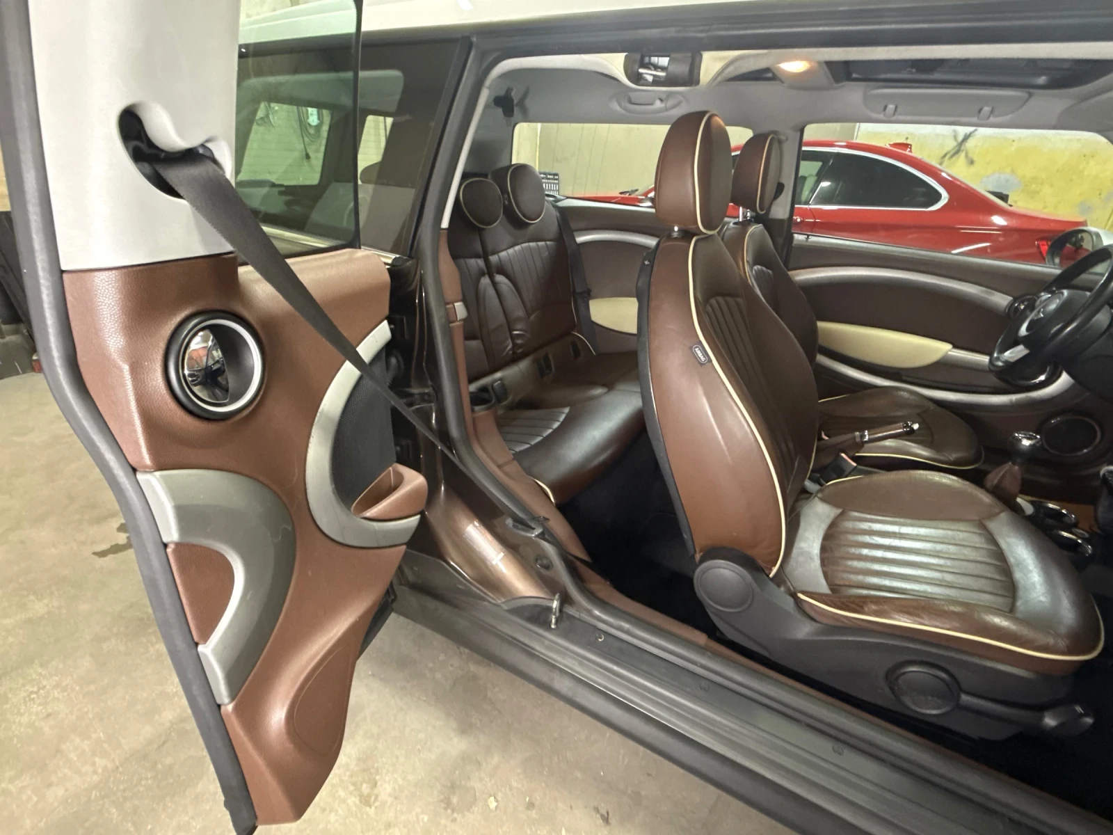 Mini Clubman 1.6i | Парктроник | двойна панорама | , снимка 10 - Автомобили и джипове - 55302750