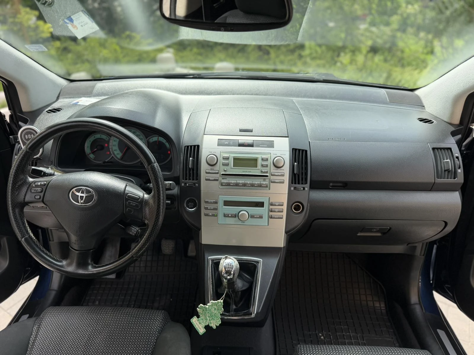 Toyota Corolla verso, снимка 6 - Автомобили и джипове - 55425185