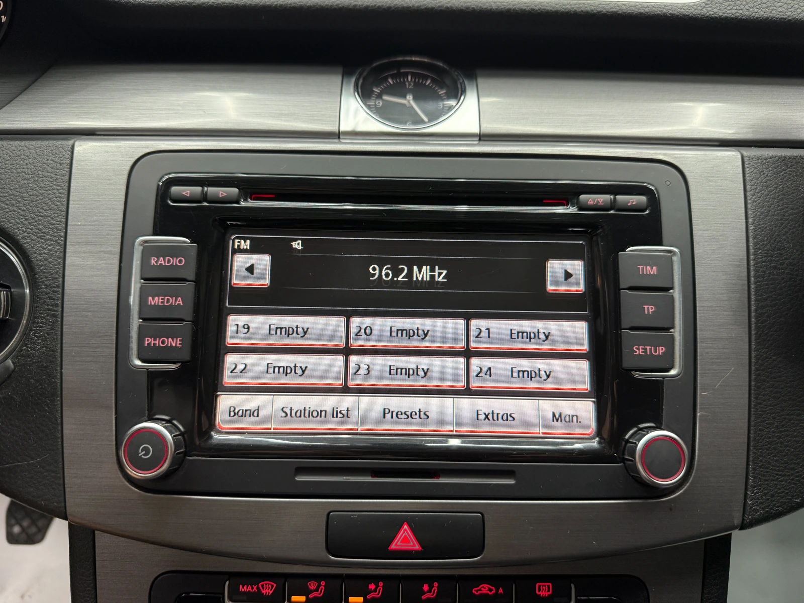 VW Passat 2.0d 140 к.с./ГАРАНЦИЯ, снимка 14 - Автомобили и джипове - 55897288