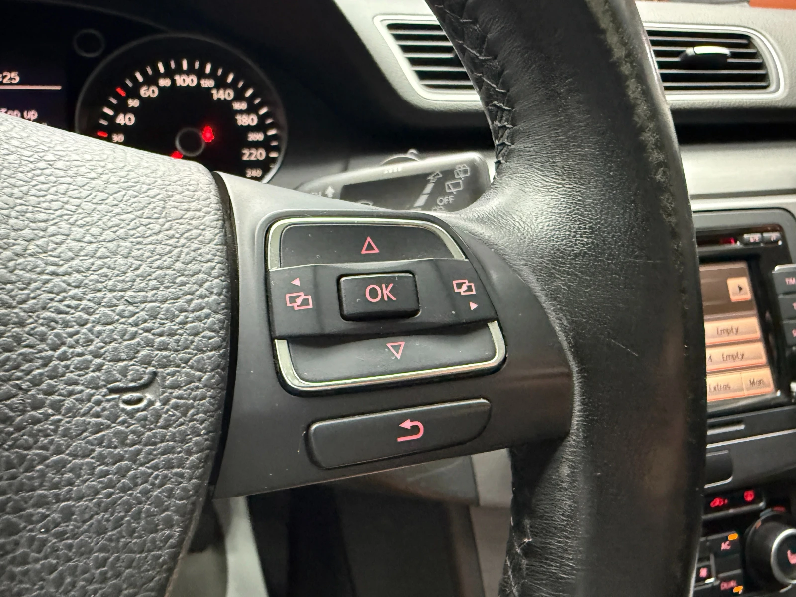 VW Passat 2.0d 140 к.с./ГАРАНЦИЯ, снимка 16 - Автомобили и джипове - 55897288