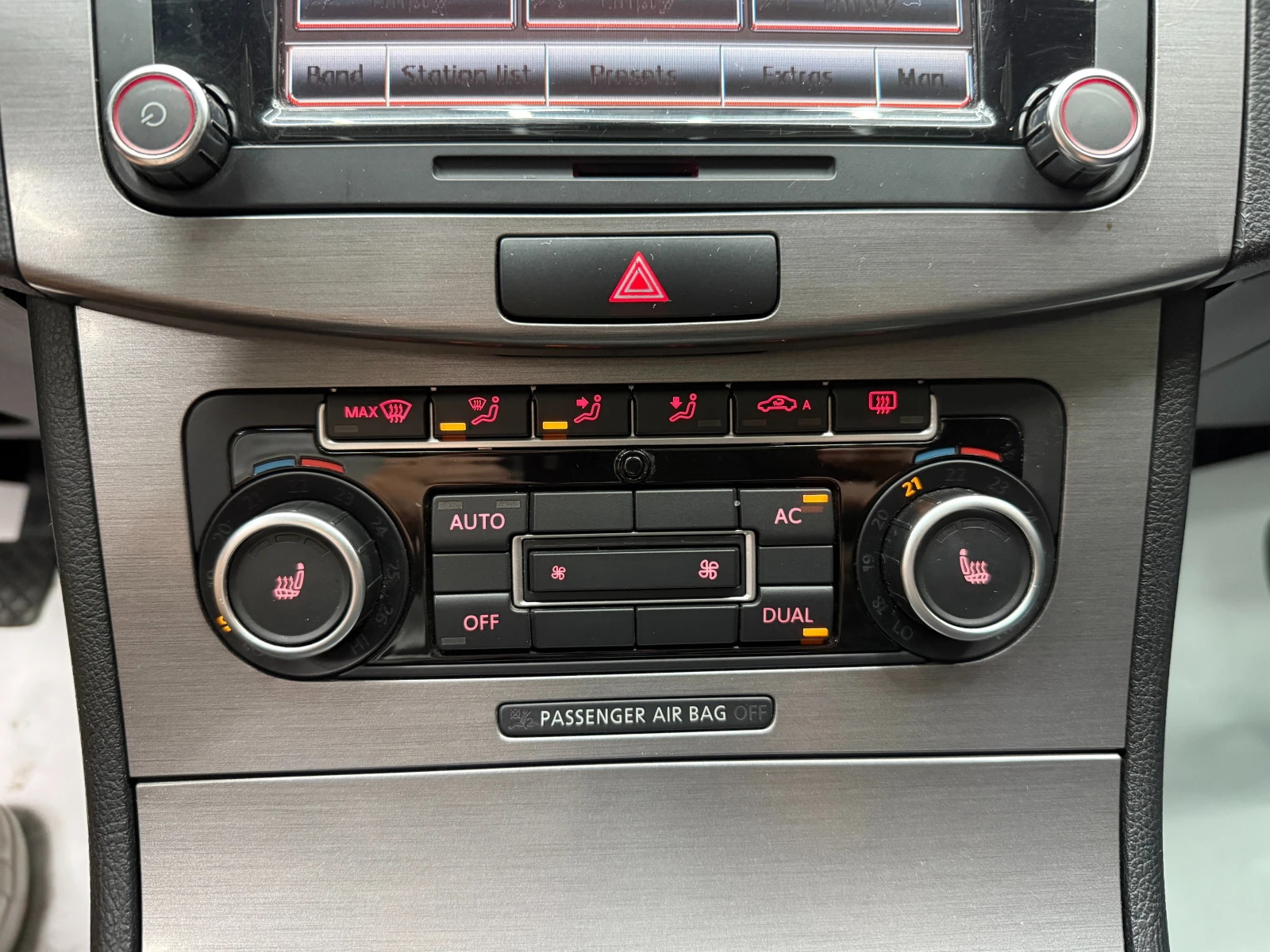 VW Passat 2.0d 140 к.с./ГАРАНЦИЯ, снимка 12 - Автомобили и джипове - 55897288