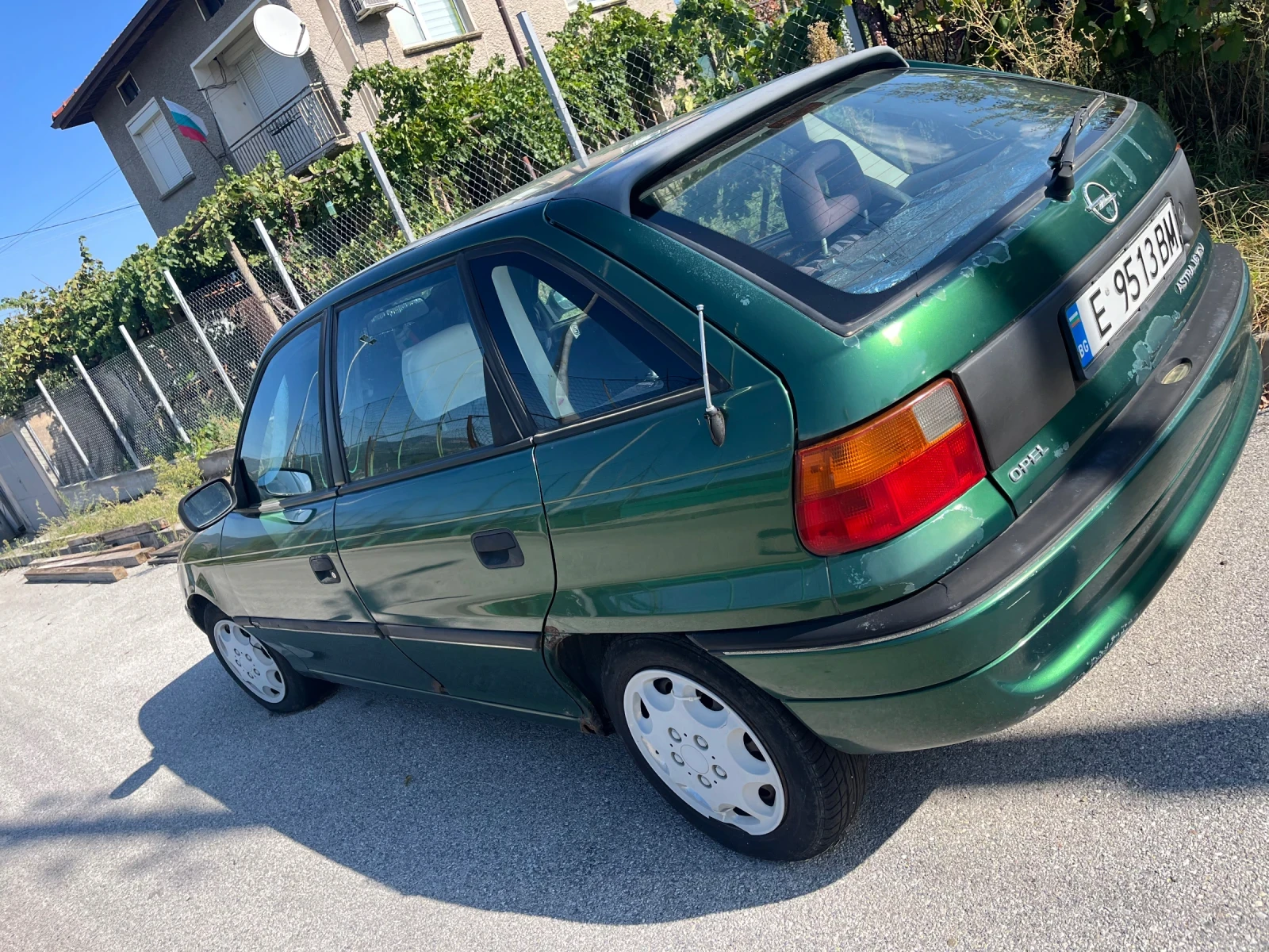 Opel Astra 1.6бензим, снимка 3 - Автомобили и джипове - 56155112