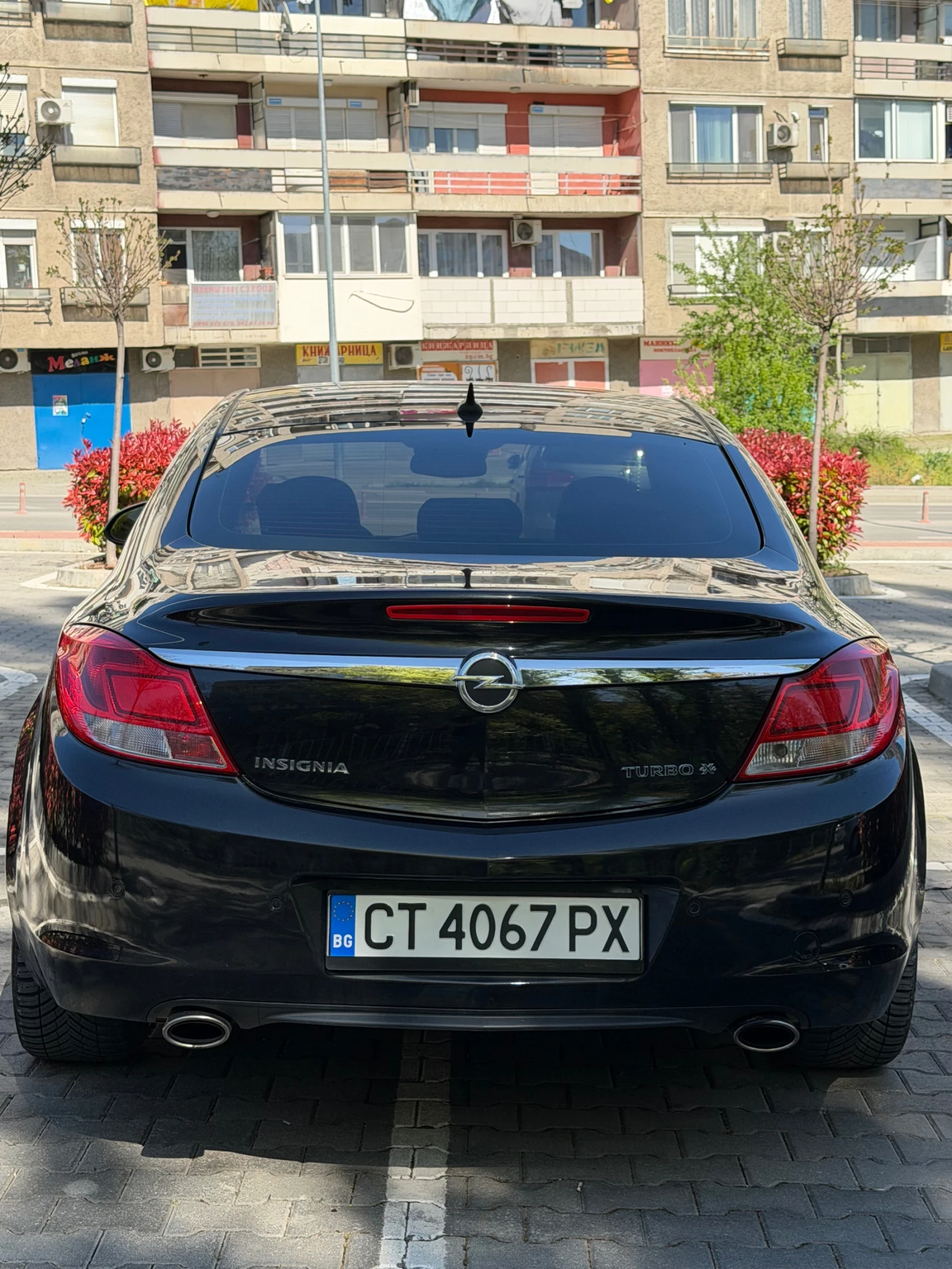 Opel Insignia 2.0 Turbo 4x4, снимка 3 - Автомобили и джипове - 56338940