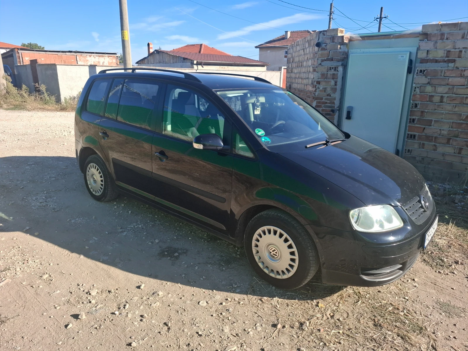 VW Touran, снимка 2 - Автомобили и джипове - 56394457