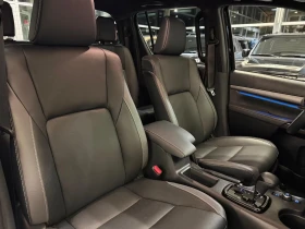 Toyota Hilux 2.8 MHEV DOUBLE CAB 4X4 INVICIBLE, снимка 6