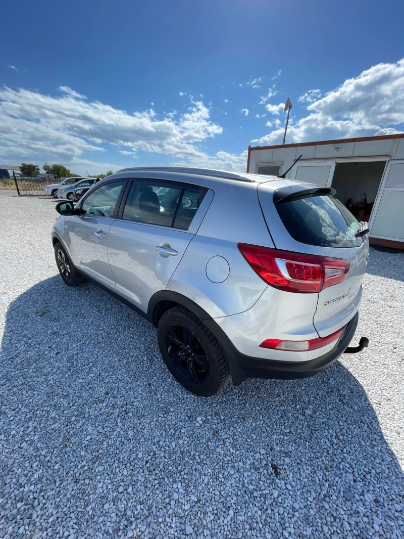 Kia Sportage 2.0d, снимка 5 - Автомобили и джипове - 47393223