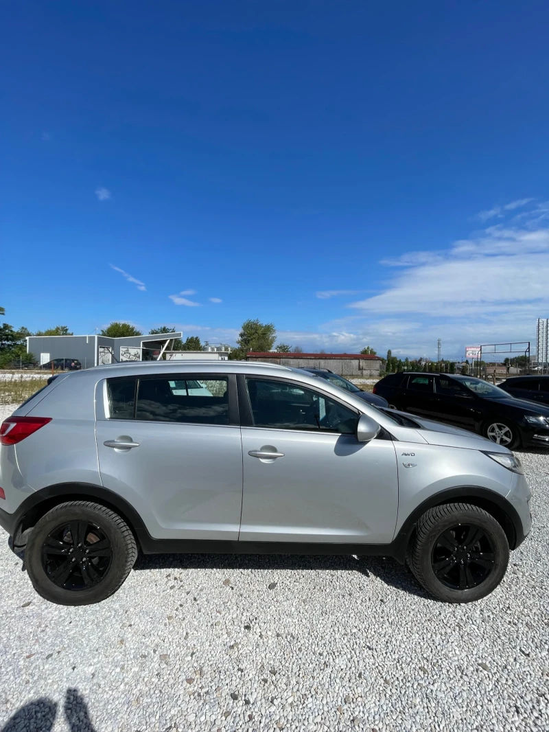 Kia Sportage 2.0d, снимка 2 - Автомобили и джипове - 47467440