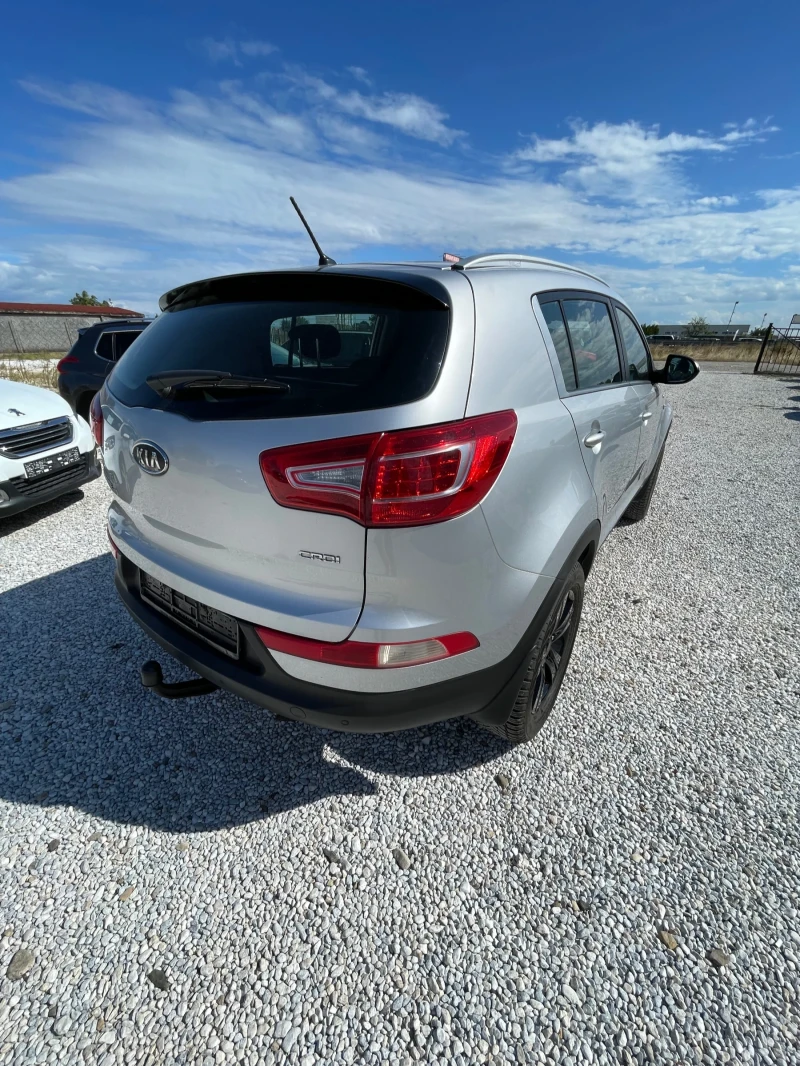 Kia Sportage 2.0d, снимка 3 - Автомобили и джипове - 47393223