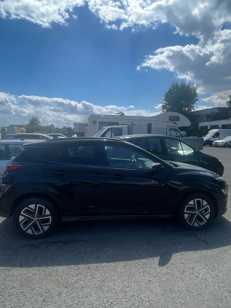 Hyundai Kona 64kw 1600 km!, снимка 3 - Автомобили и джипове - 52354386