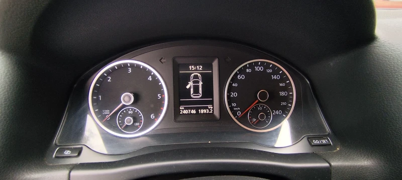VW Tiguan 2.0 TDI 4х4 , снимка 12 - Автомобили и джипове - 52309090