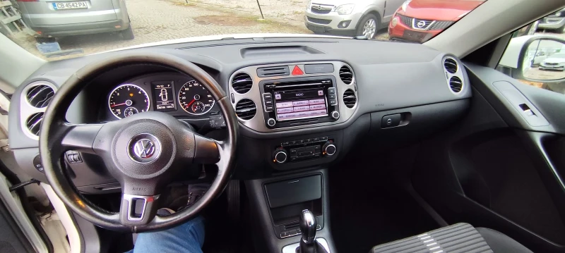 VW Tiguan 2.0 TDI 4х4 , снимка 13 - Автомобили и джипове - 52309090