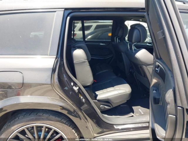 Mercedes-Benz GLS 63 AMG 4MATIC | CARFAX | АВТОКРЕДИТ БЕЗ ПЪРВОНАЧАЛНА, снимка 13 - Автомобили и джипове - 55405910