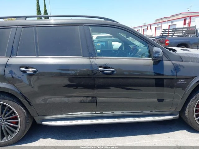 Mercedes-Benz GLS 63 AMG 4MATIC | CARFAX | АВТОКРЕДИТ БЕЗ ПЪРВОНАЧАЛНА, снимка 4 - Автомобили и джипове - 55405910