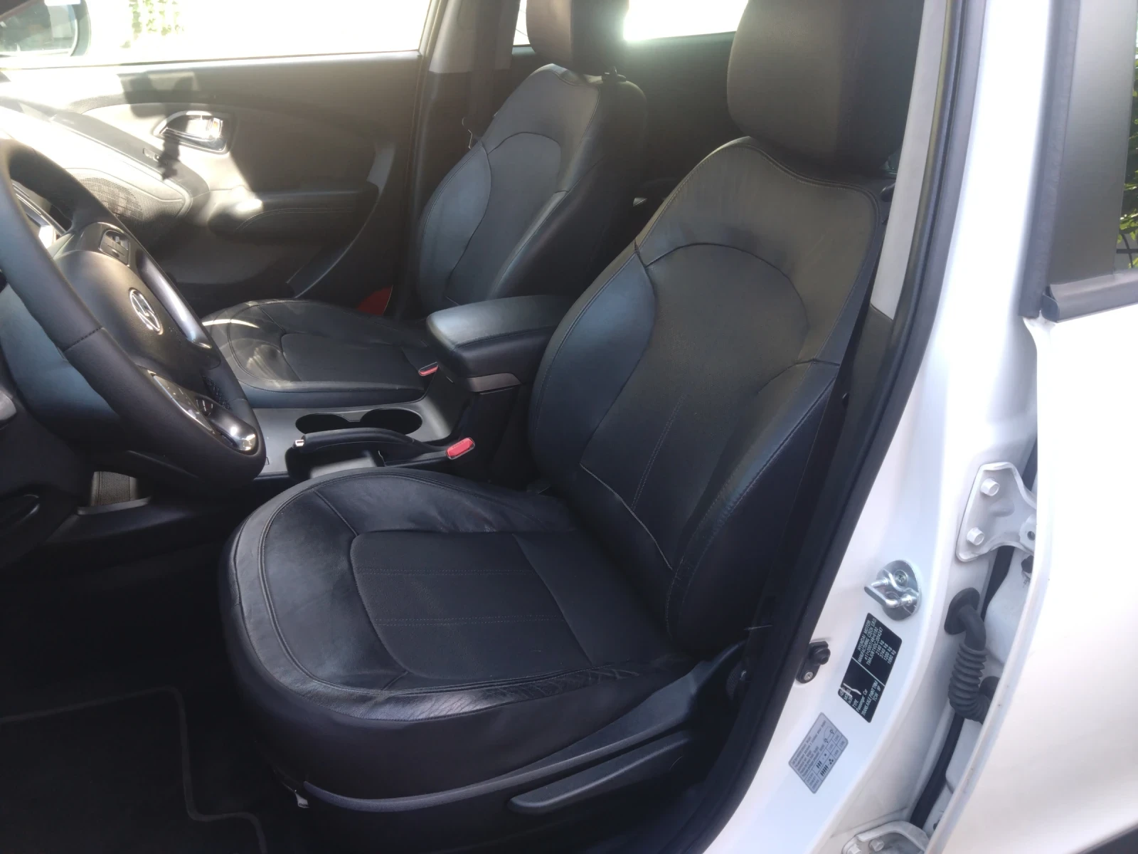 Hyundai IX35 2.0crdi, снимка 10 - Автомобили и джипове - 54948654