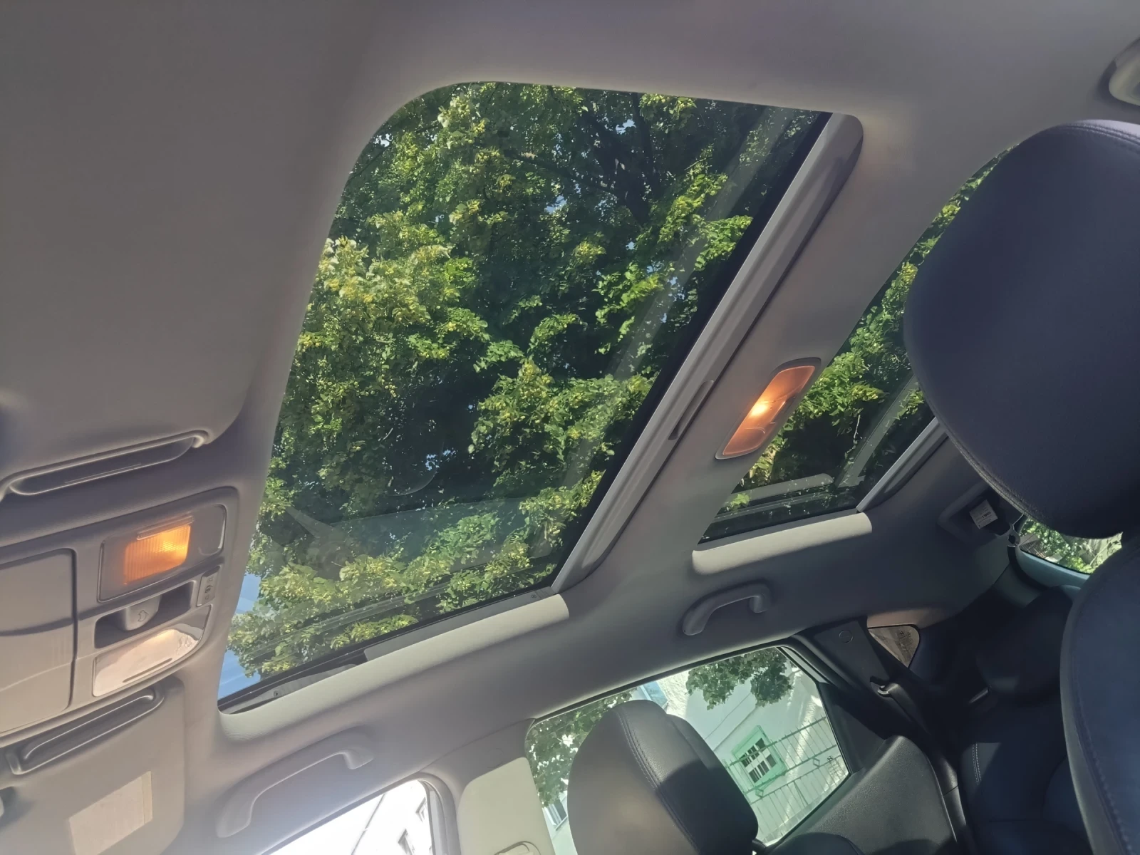 Hyundai IX35 2.0crdi, снимка 12 - Автомобили и джипове - 54948654