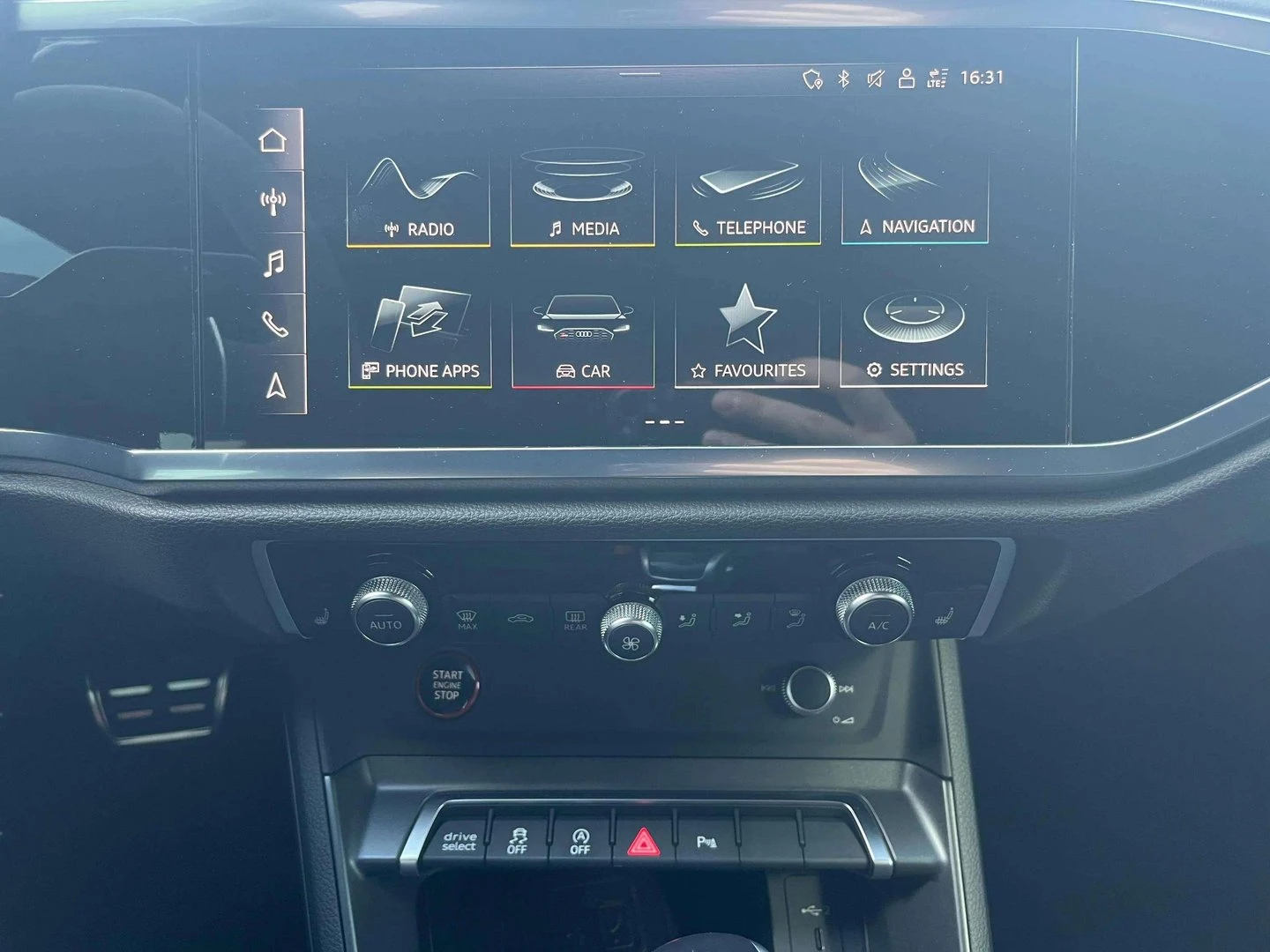 Audi Q3, снимка 11 - Автомобили и джипове - 55199130