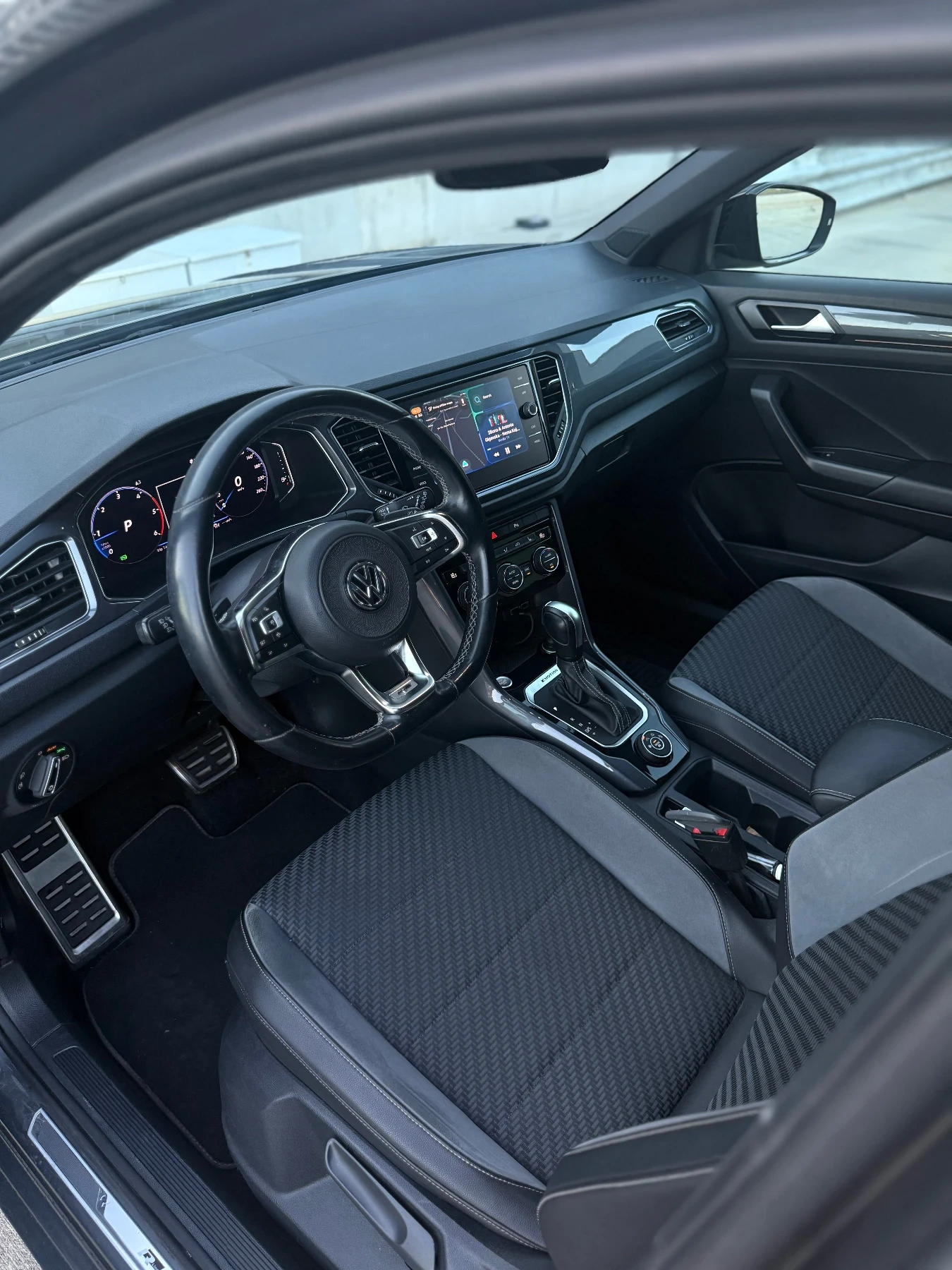 VW T-Roc 2.0 TDI 150 к.с. R-Line, снимка 10 - Автомобили и джипове - 56021060