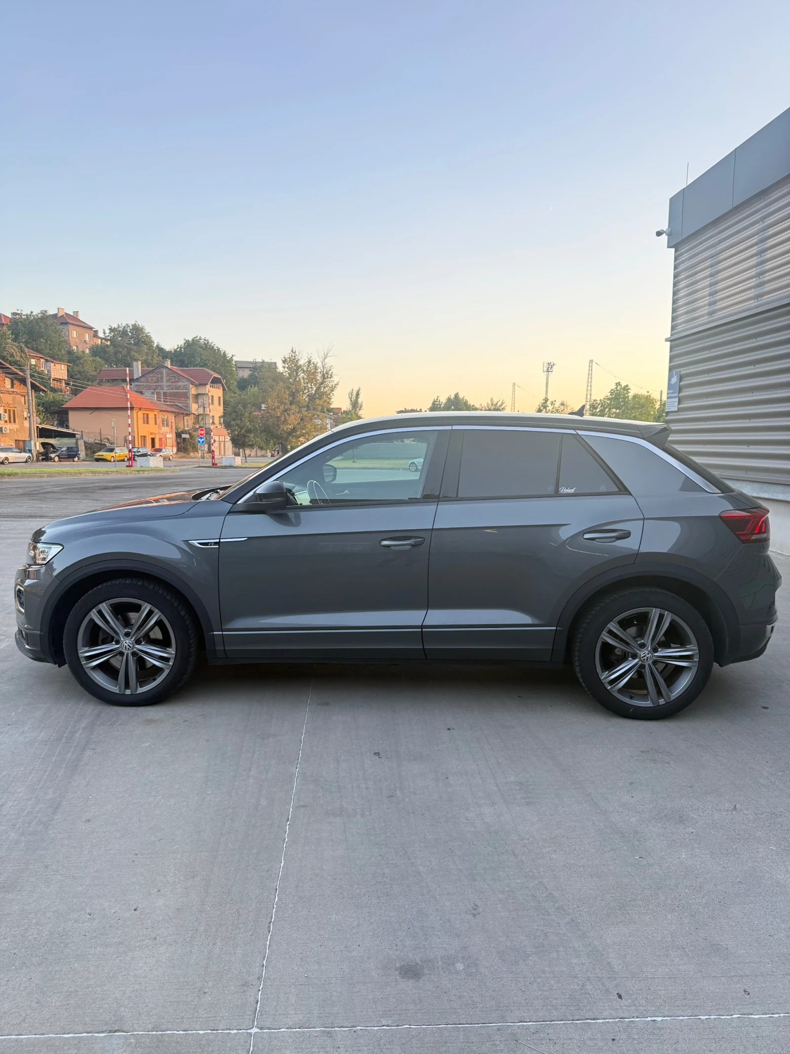 VW T-Roc 2.0 TDI 150 к.с. R-Line, снимка 4 - Автомобили и джипове - 56021060