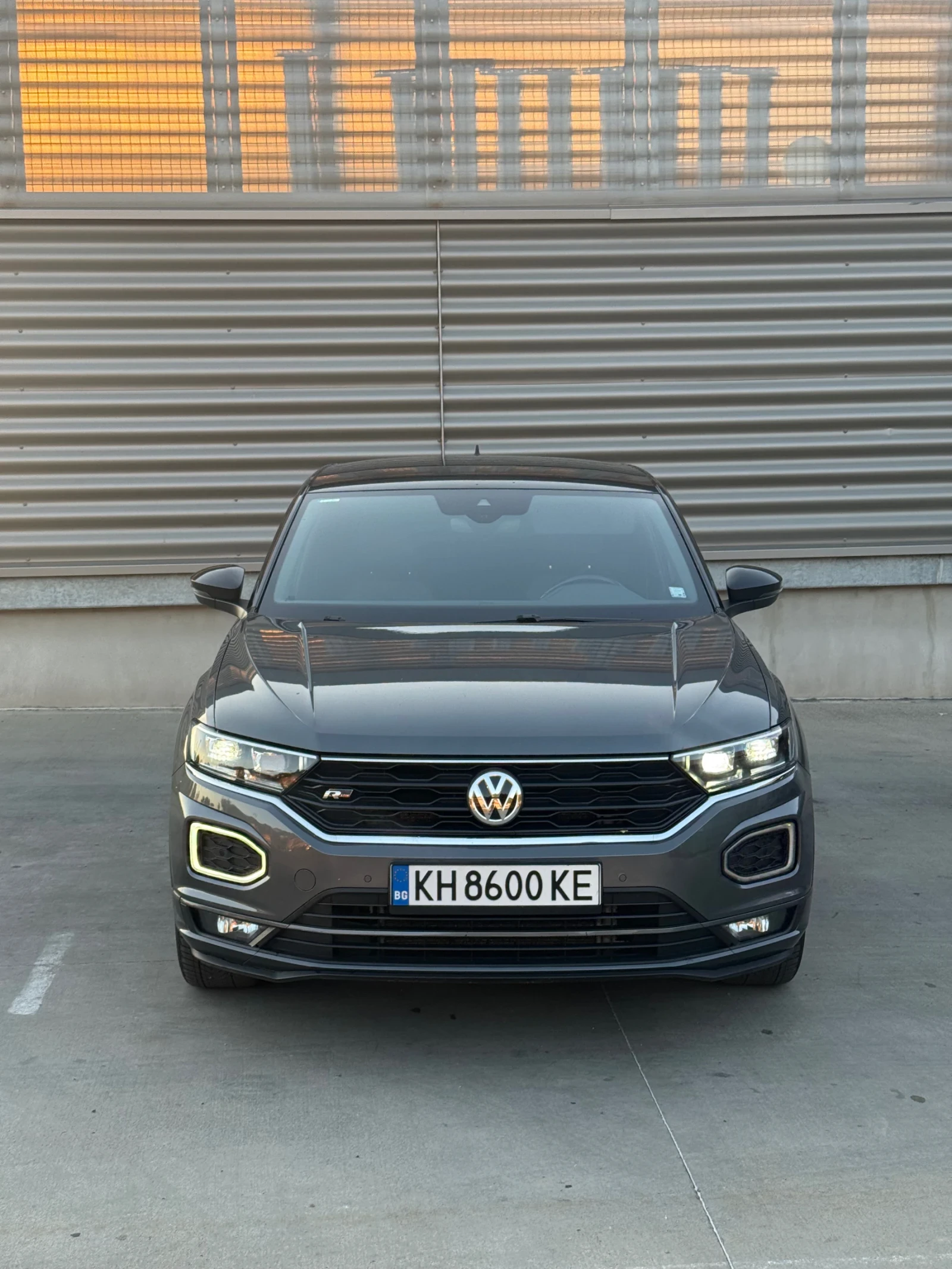 VW T-Roc 2.0 TDI 150 к.с. R-Line, снимка 2 - Автомобили и джипове - 56021060