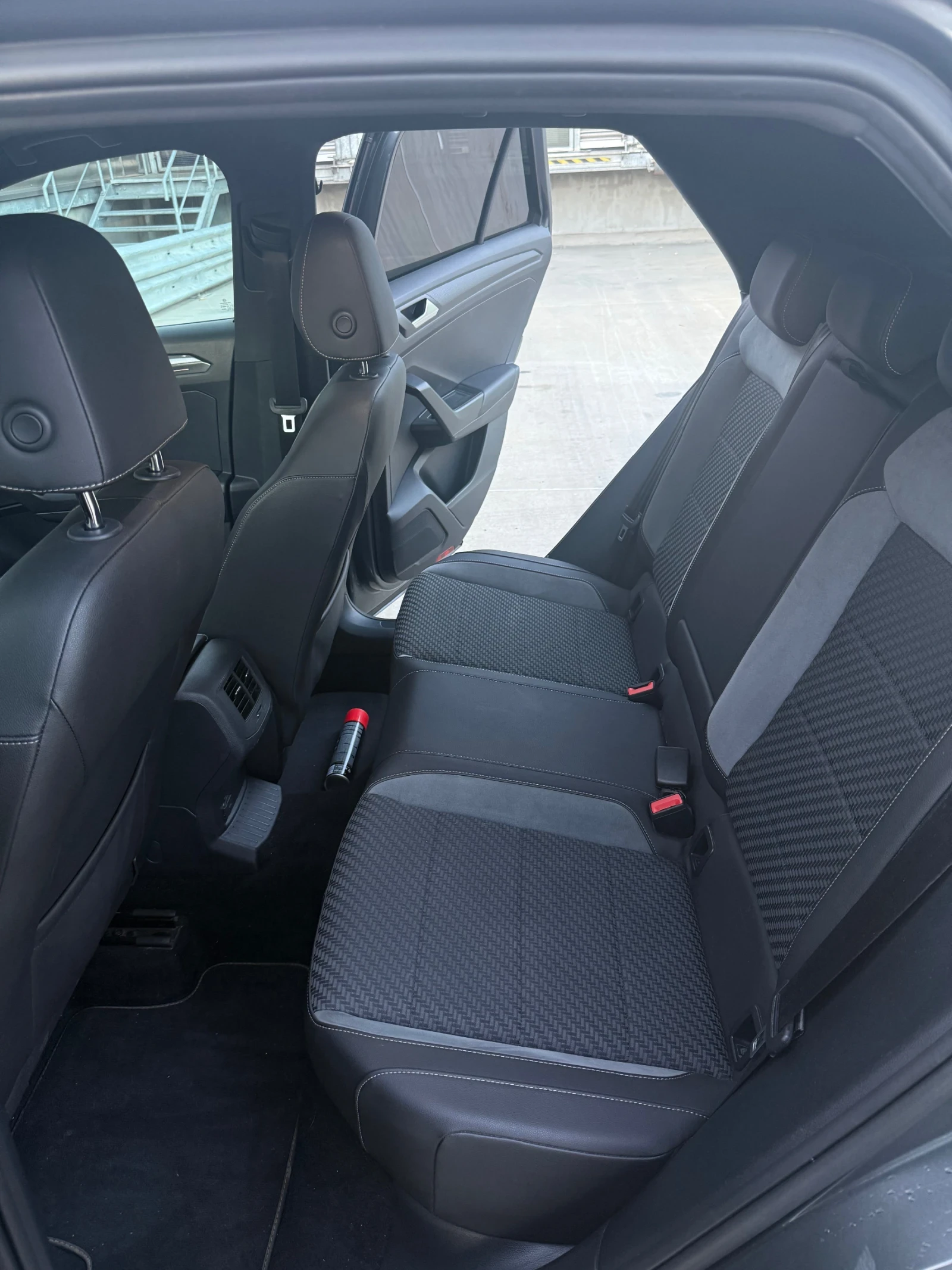 VW T-Roc 2.0 TDI 150 к.с. R-Line, снимка 8 - Автомобили и джипове - 56021060