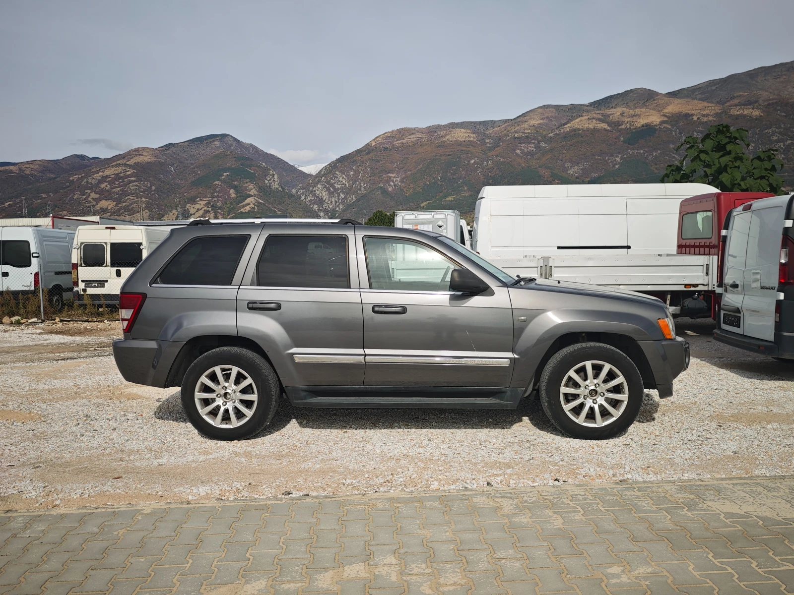 Jeep Grand cherokee 3.0CRD, снимка 6 - Автомобили и джипове - 56548637