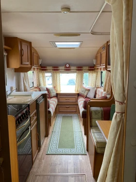 Каравана Avondale Rialto, снимка 17