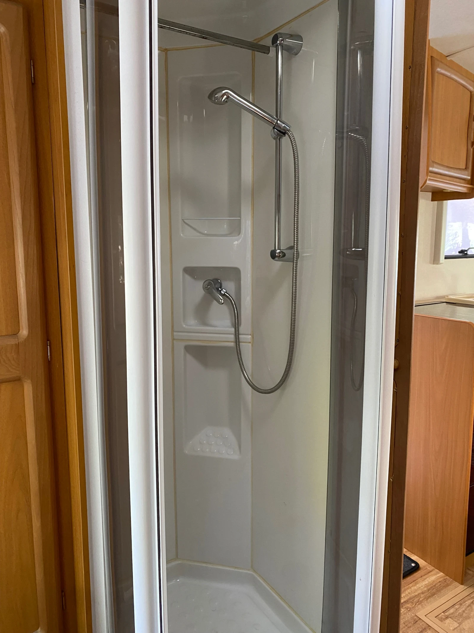 �������� Avondale Rialto | Mobile.bg � ����������� 16