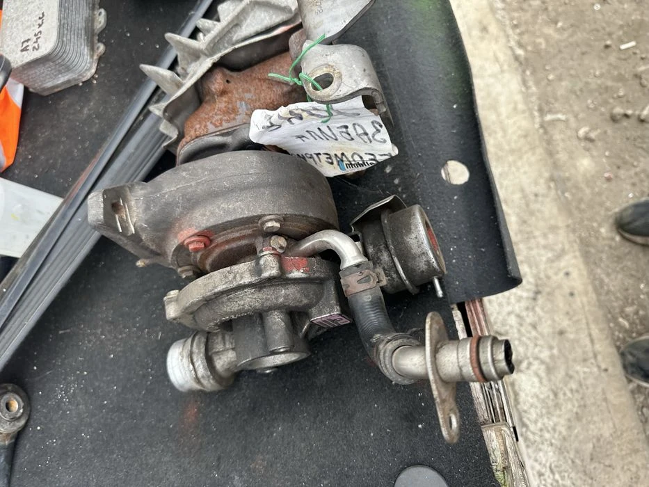 Турбо компресор турбина Nissan Juke F15 14256RH82728404 Нисан Жук 1