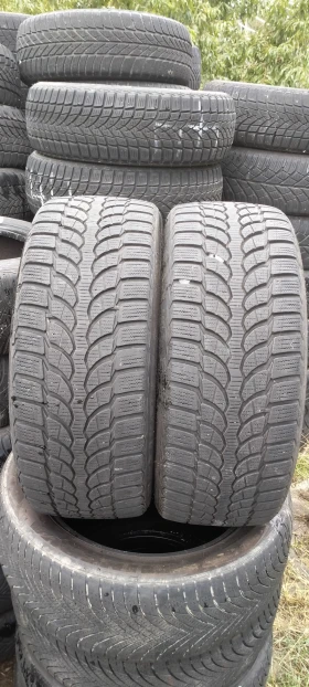 Гуми Зимни 215/40R17, снимка 1 - Гуми и джанти - 47285468