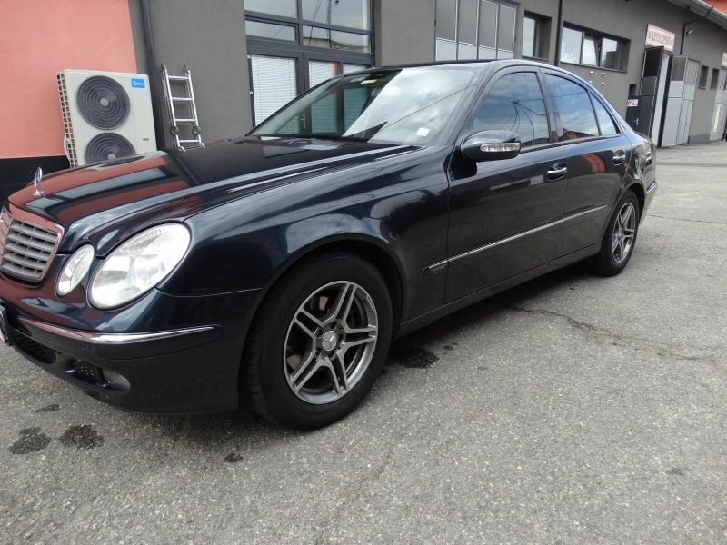 Mercedes-Benz E 220 2.2 CDI, снимка 2 - Автомобили и джипове - 42608108