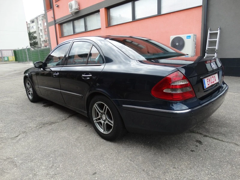 Mercedes-Benz E 220 2.2 CDI, снимка 4 - Автомобили и джипове - 42608108