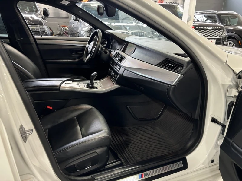 BMW 528 * 528i xDrive| AWD| MPACKAGE| NAV| SUNROOF| LEATHE, снимка 10 - Автомобили и джипове - 52690490