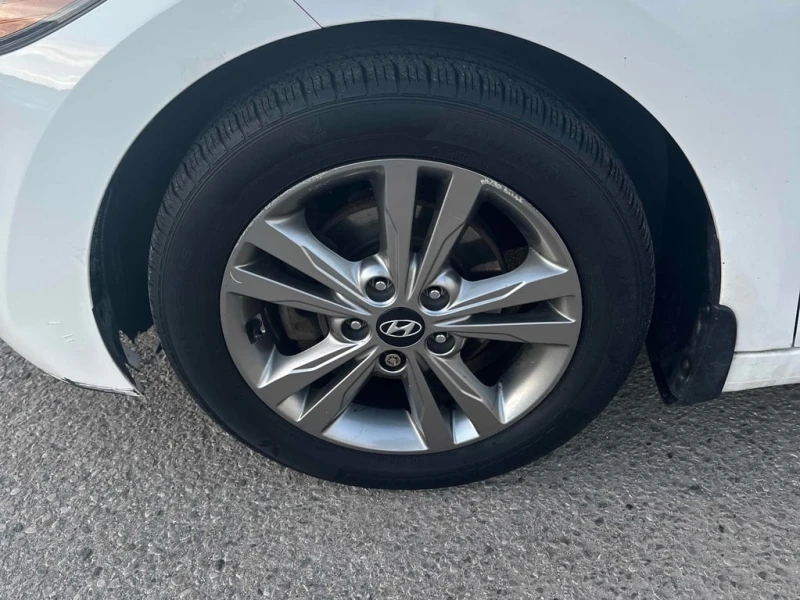 Hyundai Elantra * GL * CARFAX * БЕЗ ПЪРВОНАЧАЛНА ВНОСКА, снимка 7 - Автомобили и джипове - 52893015