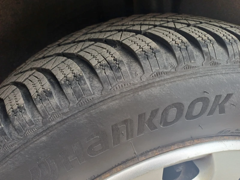 VW Touran 1.6MPI-102KC, снимка 10 - Автомобили и джипове - 53513031