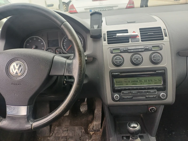 VW Touran 1.6MPI-102KC, снимка 8 - Автомобили и джипове - 53513031