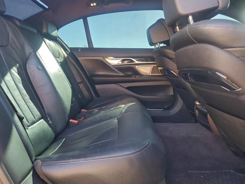 BMW 740 Keyless* Bluetooth* Камера* Подгрев* ФИКСИРАНА ЦЕН - изображение 10