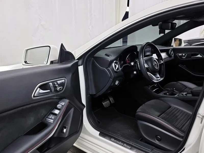 Mercedes-Benz CLA 2.5, снимка 10 - Автомобили и джипове - 54288333