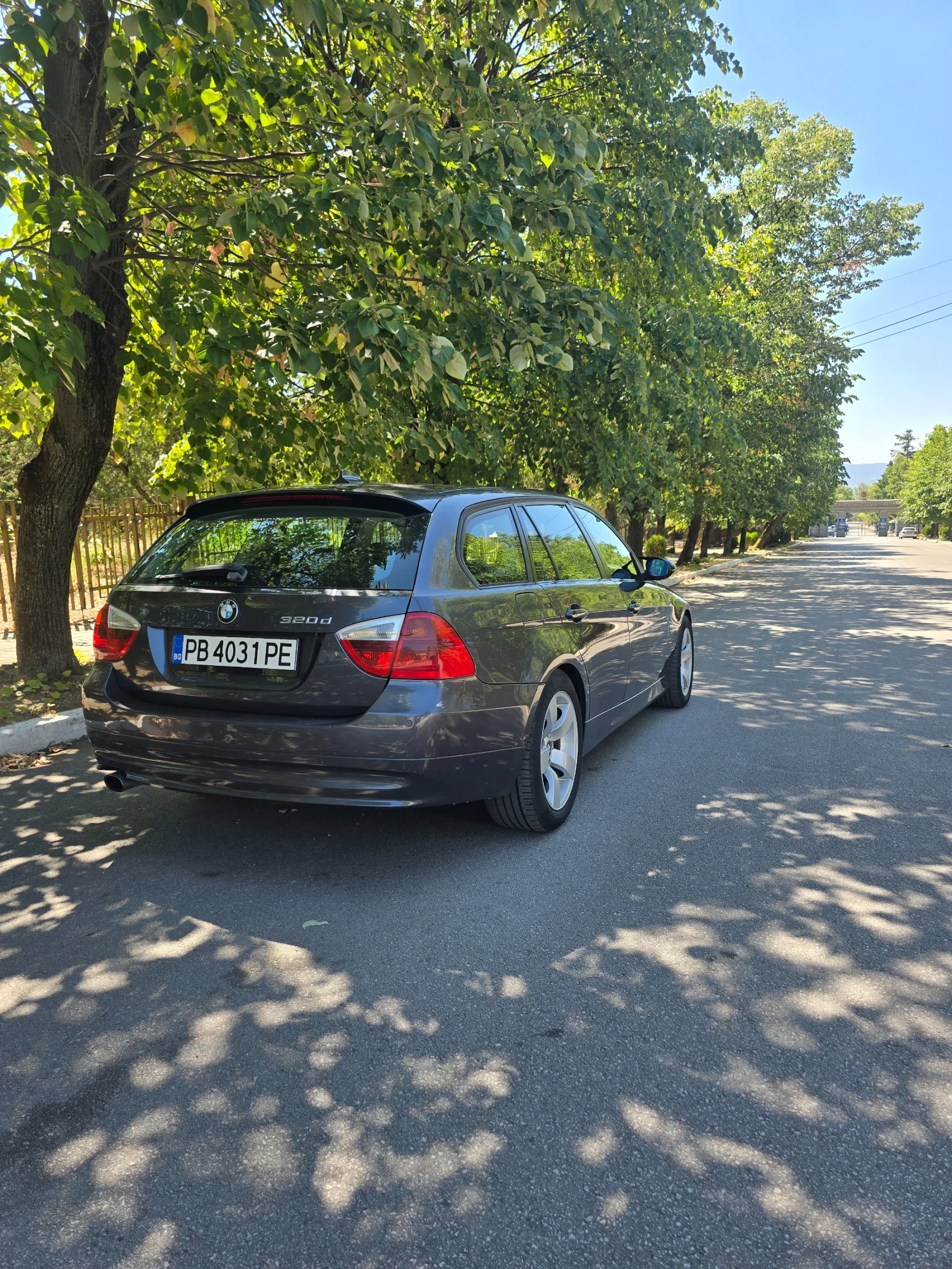 BMW 320 2.0D - изображение 6