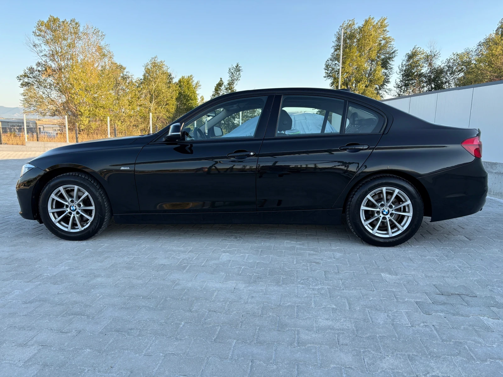 BMW 318 2015 - изображение 6