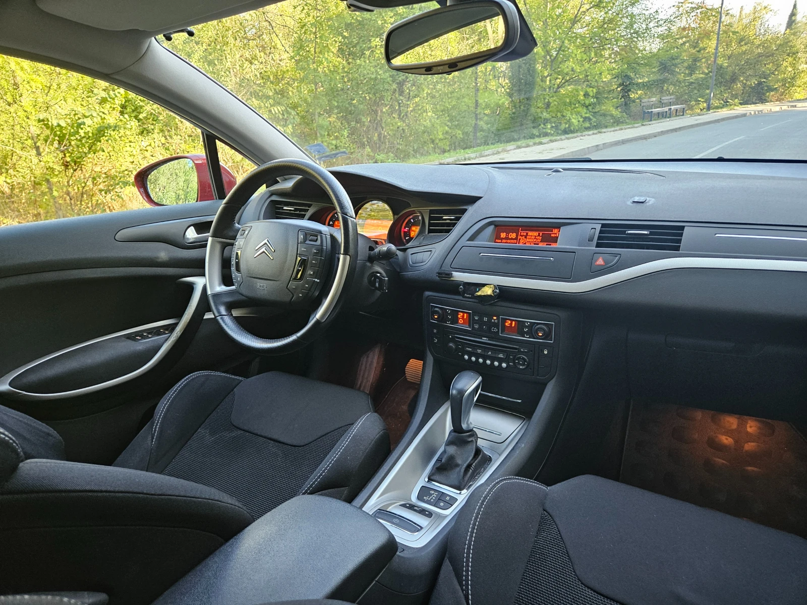 Citroen C5 2.0 HDi, първи собственик - изображение 10