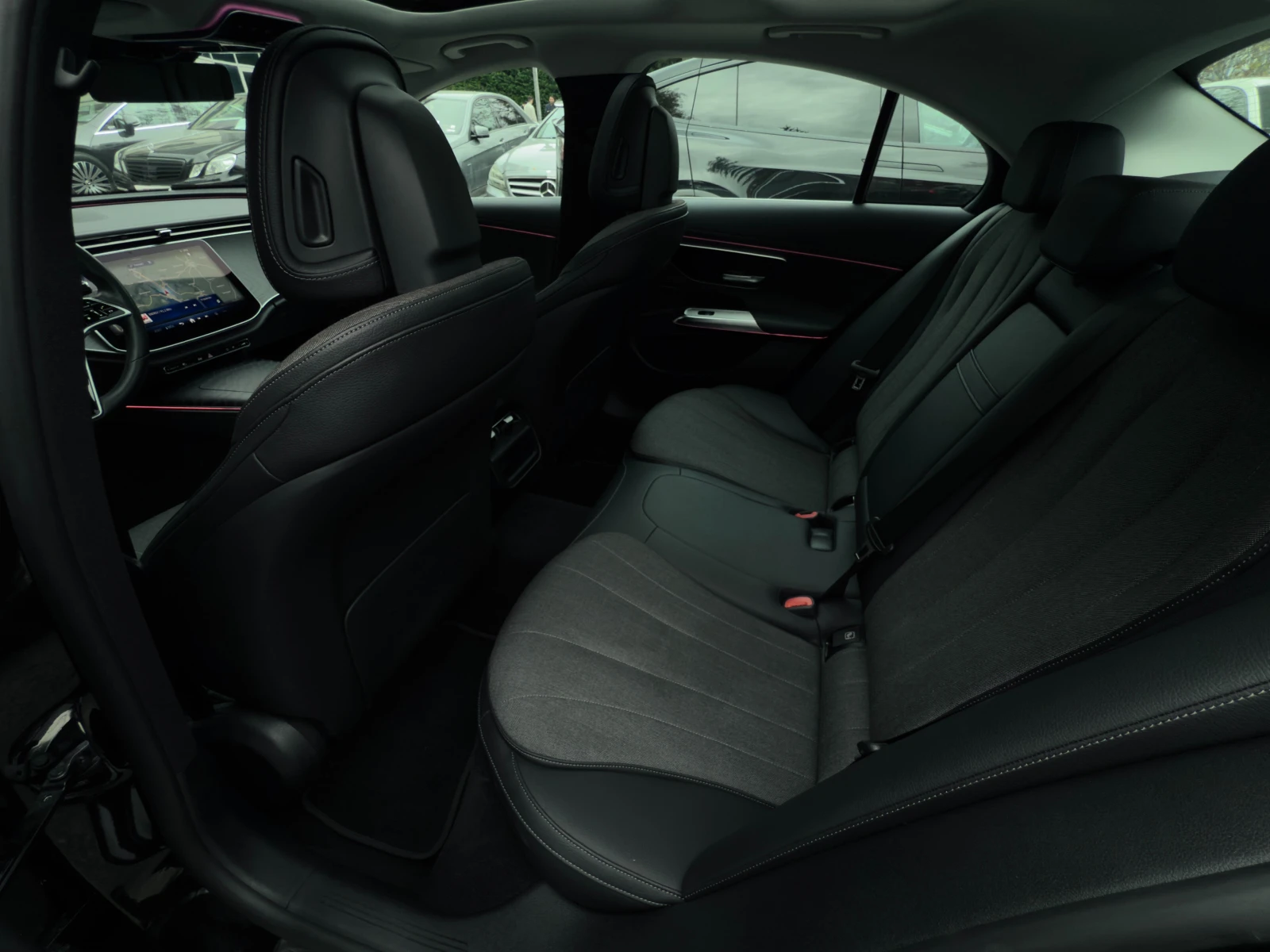 Mercedes-Benz E 200 Avantgarde/Virtual/Панорама/Подгрев/Камера - изображение 10