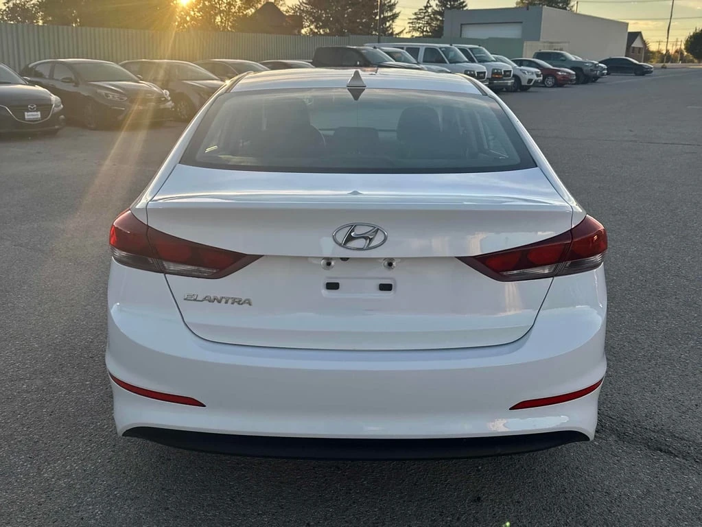 Hyundai Elantra * GL * CARFAX * БЕЗ ПЪРВОНАЧАЛНА ВНОСКА - изображение 4