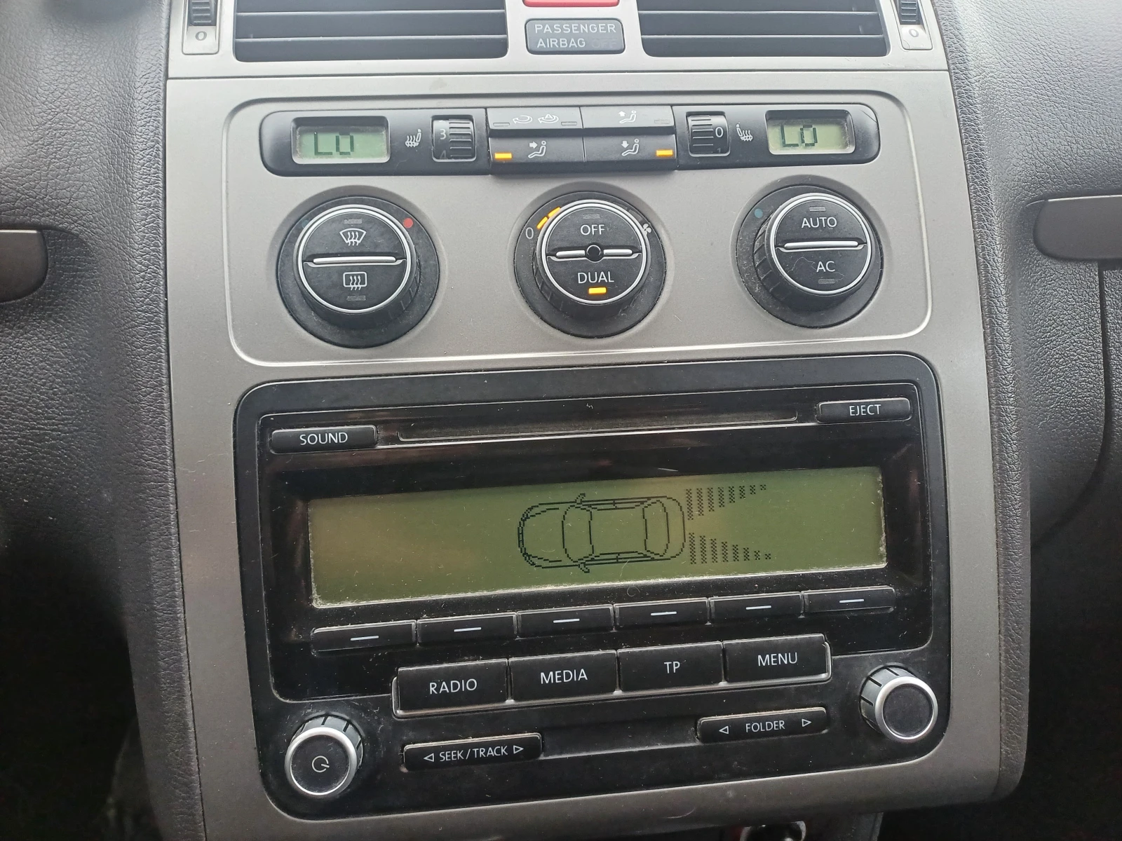 VW Touran 1.6MPI-102KC - изображение 9