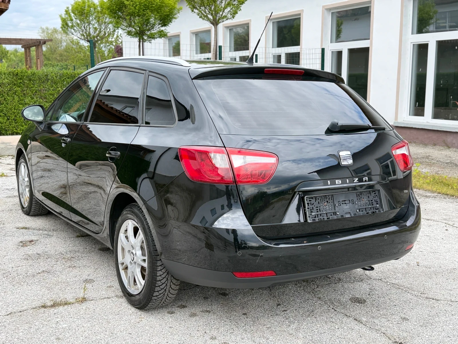 Seat Ibiza 1.6 105 Face lift, снимка 11 - Автомобили и джипове - 54382890