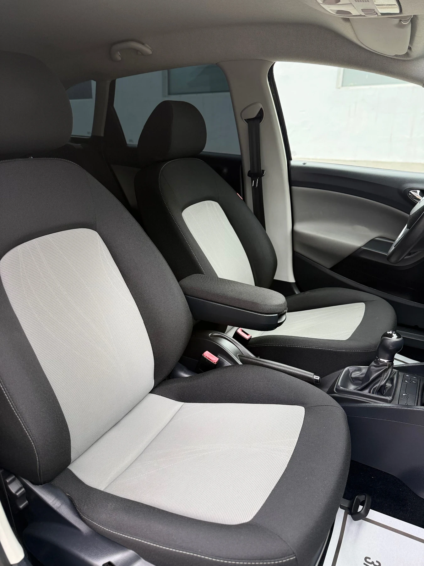 Seat Ibiza 1.6 105 Face lift, снимка 15 - Автомобили и джипове - 54382890
