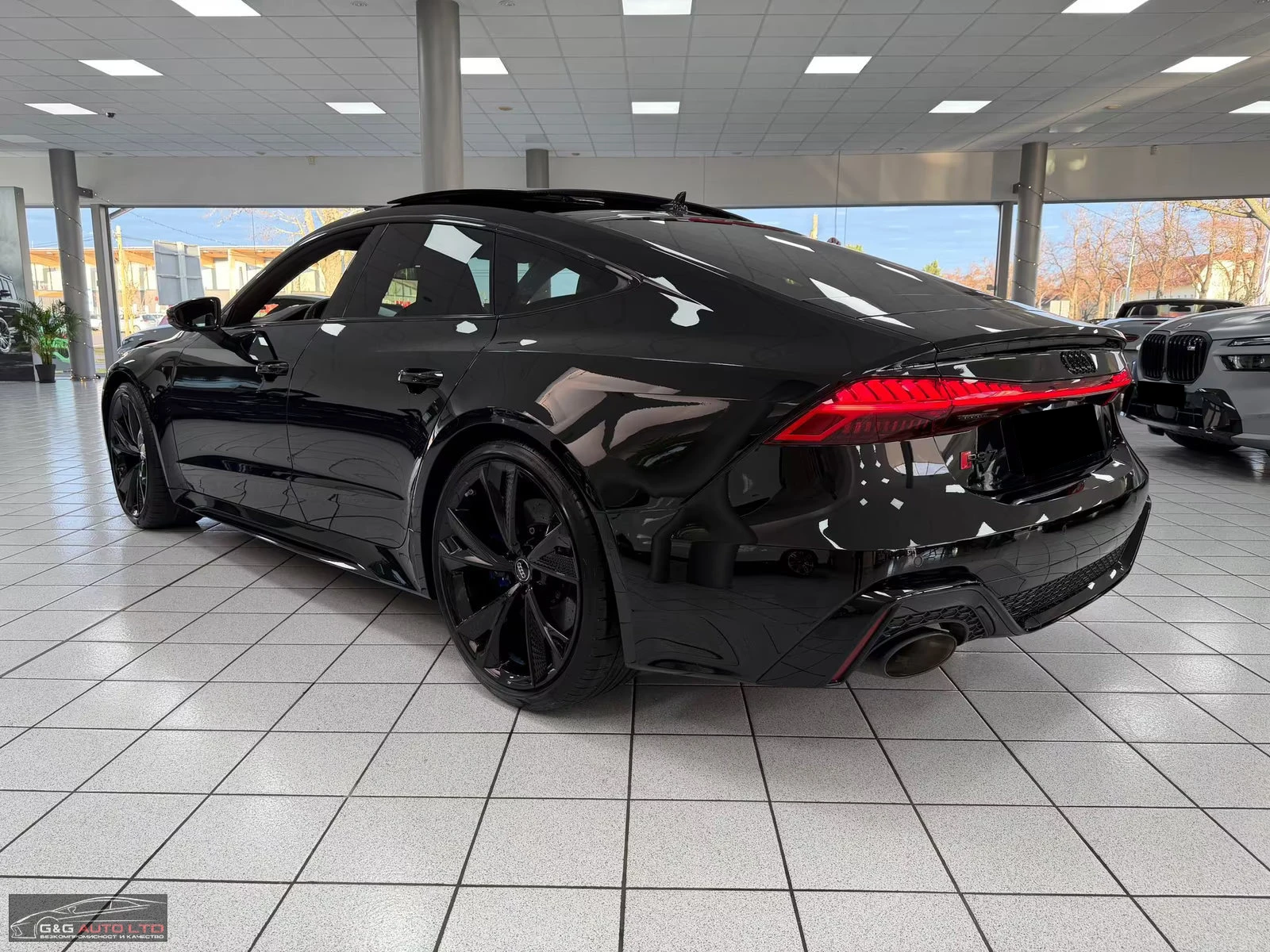 Audi Rs7 KERAMIK/600HP/MATRIX/360/HUD/PANO/SOFT/ALCNTR/393z, снимка 3 - Автомобили и джипове - 54423145
